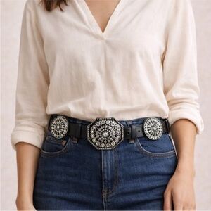 TONY LAMA Austin Glimmer Black Ostrich Rhinestone Concho, Size 36